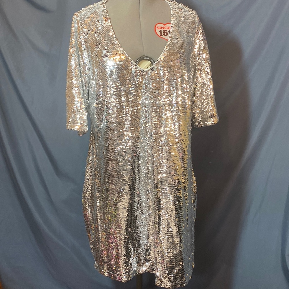CITY CHIC Sequin Glow Dress - silver NWT medium/18